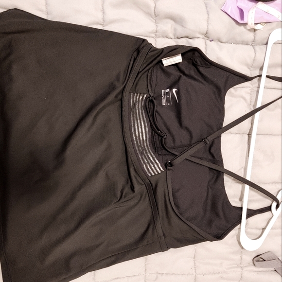 Nike workout tank top - Picture 3 of 3